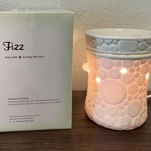 Scentsy Fizz warmer NIB